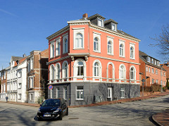 Wohnhäuser unterschiedlicher Baustile - Architektur in Itzehoe.
