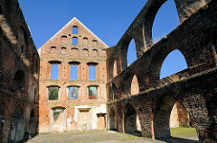 Ruine Wirtschaftsgebäude Kloster Bad Doberan - erbaut 1280, gotische Backsteinarchitektur.
