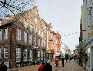 Historisches Gebäude, Backsteinarchitektur in der Königsstrasse / Elmshorn; Möhringsche Haus, erbaut 1780.