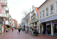 Fussgängerzone - Einkaufspassage Sandberg in Elmshorn; Einzelhandelsgebäude.