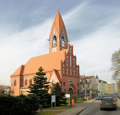 Katholische Maria Rosenkranz Kirche; erbaut 1915 - Architekt Josef Welz; neugotische Architektur.