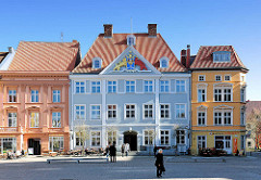 Ostseite vom Alten Markt der Hansestadt Stralsund - in der Bildmitte das Commandantenhus; 1751 als Sitz des schwedischen Garnisationskommandanten errichtet.