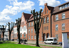 Ehem. Schulgebäude in der Prinzenstrasse von Rendsburg - im Vordergrund die Lornsenschule - jetzt Nutzung durch Wohngruppen der ev. Wohnhilfen Rendsburg - Eckernförde.