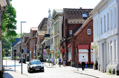 Lübecker Strasse in Eutin - Hausfassaden in unterschiedlichen Architketurstilrichtungen.