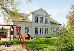 Ehem. Pastorat der Trinitatiskirche in Neuendorf - jetzt Kindergarten.