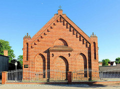 Backsteingebäude der Neuapostolischen Kirche in Tangermünde.