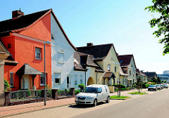 Doppelhäuser mit unterschiedlicher Fassadengestaltung - Wohnhäuser, Architekturbilder aus Tangermünde.