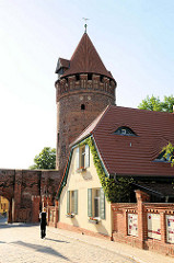 Gefängnisturm der Tangermünder Burg / Schoss; ursprünglich 925 erbaut - historischer Wiederaufbau 1902.