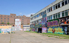 Aerosol-Arena in Magdeburg - altes Produktionsgelände der ehem. VEB Konsummühle -  Vereinsgelände von Freiluft-Atelier e.V., 30 000 Quadratmeter großes Industriegelände für alle Graffiti- und Streetart-Künstler.
