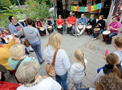 Hafenfest in Hamburg Bergedorf - TrommlerInnenauftritt an der Hafenmeile.