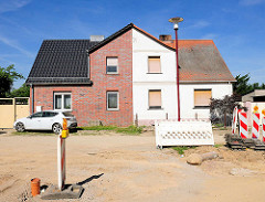 Doppelhaus mit unterschiedlicher Fassadengestaltung - Fotos aus Tangermünde.