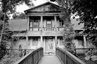 Historisches Badehaus an der Jetze in Salzwedel, erbaut 1825; das Gebäude steht unter Denkmalschutz.