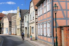 Wohnhäuser in der Mühlenstrasse von Perleberg - Fachwerkhäuser, Wohnhäuser Geschäfthaus unter Denkmalschutz stehend.