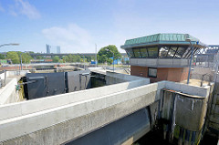 Schleusenkammer der Brandshofer Schleuse in Hamburg Rothenburgsort - Verbindung von dem Oberhafenkanal / Norderelbe zur Bille.