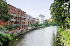 Historische Backsteinarchitektur / Industriearchitektur umgebaut zu Wohnungen am Stadtkanal von Brandenburg an der Havel - Villa am Kanalufer.