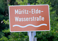 Schild Müritz Elde Wasserstrasse.