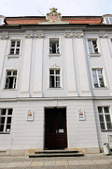 Eingang Standesamt Katharinenplatz in der Stadt Brandenburg a. d. Havel.