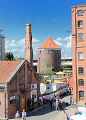 Blick vom Gelände des Museums derArbeit zum Rundbunker / Zombeckbunker am Barmbeker Bahnhof im Hamburger Stadtteil Barmbek Nord.
