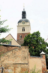 St. Gottardtkirche in Brandenburg an der Havel - spätgotische dreischiffige Hallenkirche - Kirchturm 1767 mit barocker Haube.