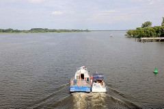Blick von der Seegartenbrücke auf den Plauer See / Brandenburg an der Havel.