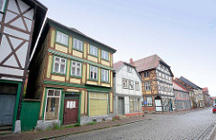 Strassenzug mit Fachwerkhäusern in Grabow, Mecklenburg-Vorpommern.