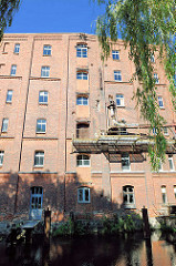 Industriearchitektur / Backsteingebäude; Silo der Elde Mühle in Parchim; die Produktion wurde 2008 aufgegeben.