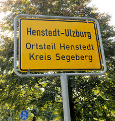 Ortsschild Henstedt-Ulzburg, Ortsteil Henstedt, Kreis Segeberg.
