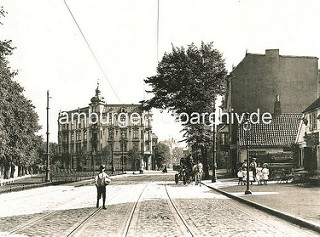 Blick vom Eppendorfer Marktplatz in die Martinistrasse - altes Bild von 1900.