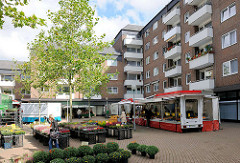 Wochenmarkt auf dem Rhener Marktplatz / Henstedt Ulzburg.