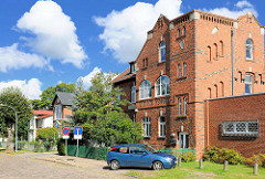 Indstriearchitektur, Fabrikgebäude zu Wohnraum umgewidmet - Bilder aus Neustadt-Glewe, Mecklenburg Vorpommern.