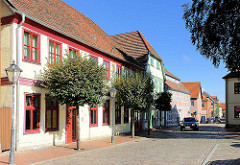 Restaurierte historische Wohnhäuser, Geschäftshäuser in Neustadt-Glewe.
