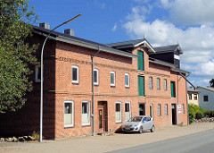 Lagergebäude, Mühle in Henstedt - ländliche Gewerbearchitketur, Backsteinfassade - Bilder aus der Gemeinde Henstedt-Ulzburg.