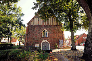 Marienkirche in Neustadt-Glewe; frühgotischer, turmloser Backsteinbau; Ursprungsbau aus dem 14. Jahrhundert.