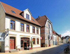 Restaurierte historische Wohnhäuser / Geschäftshäuser Lange Strasse Parchim.