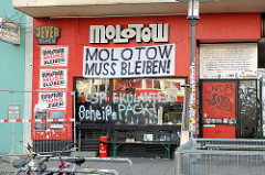 Geschlossener Club Molotow - Areal Esso Häuser am Spielbudenplatz / Reeperbahn Hamburg St. Pauli - Transparent Molotow muss bleiben!