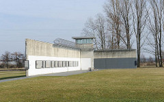 Reste Justizvollzugsanstalt / Mauerreste auf dem Gelände des ehem. KZ Neuengamme.