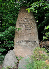 Gedenkstein an die Niederbrennung Marmstorfs und Appelbüttels durch die Franzosen 1814.