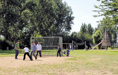 Spielplatz im Entenwerder Elbpark - Naherholung in Hamburg Rothenburgsort.