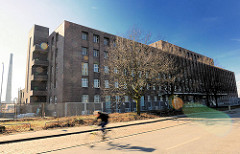 Historische Industriearchitektur Hamburgs - alte GEG Großeinkaufs-Gesellschaft Deutscher Consumvereine Gebäude auf der Veddel. Der Fabrikkomplex  stellt ein Denkmal der Arbeiterbewegung dar und sollte komplett abgerissen werden.