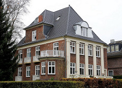 Etagenhaus - Backstein - Balkons Duererstrasse.