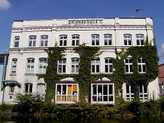 Goldbekhaus am Goldbekkanal - Stadtteilkulturzentrum in Hamburg Winterhude.