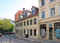 Bilder von Hamburgs historischer Architektur - Wohnhäuser in der Zeißstrasse von Hamburg Ottensen, Bezirk Altona.