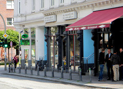 Geschäfte im Hamburger Stadtteil St. Georg - Buchhandlung Dr. Wohlers, Kräuterladen.
