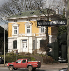 Gelbe Villa am Bahrenfelder Marktplatz, Strassenschild