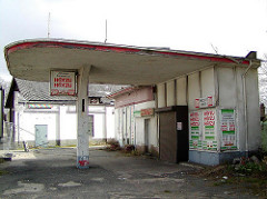 Tankstelle 50er Jahre - Ruine an Harburger Schellerdamm.