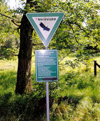 Hinweisschild Naturschutzgebiet Höltingbaum.