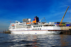 Kreuzfahrtschiff Bremen am Cruise-Center in der Hamburger Hafencity.