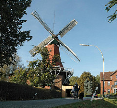 Radwanderwege durch Hamburg - Ausfluge in den Marschlanden - Windmühle Reitbrooks.