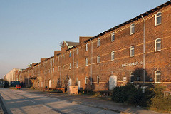 historische Lagerhäuser im Hamburger Hafen - Lagergebäude am Dessauer Ufer - Architekturgeschichte Hamburgs.