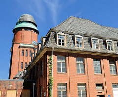 Wasserturm und leerstehendes Gebäude - ehem. Barmbeker Krankenhaus - Fotos aus den Hamburger Stadtteilen.